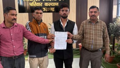 कोरोनेशन अस्पताल के संजीवनी डायलिसिस सेंटर में अनियमितताओं की शिकायत, मरीजों को डायलिसिस न मिलने का आरोप; कांग्रेस नेता शिवांशु जायसवाल ने महानिदेशक को सौंपा ज्ञापन कोरोनेशन अस्पताल के संजीवनी डायलिसिस सेंटर में अनियमितताओं की शिकायत, मरीजों को डायलिसिस न मिलने का आरोप; कांग्रेस नेता शिवांशु जायसवाल ने महानिदेशक को सौंपा ज्ञापन