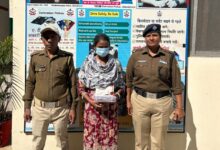 चार लाख की स्मैक के साथ महिला तस्कर गिरफ्तार चार लाख की स्मैक के साथ महिला तस्कर गिरफ्तार