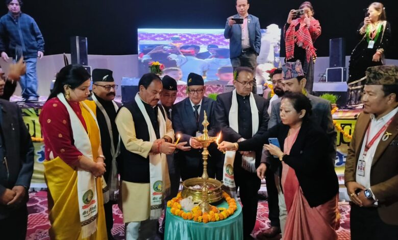 गोरखा दशैं दीपावली महोत्सव के दूसरे दिन भी पारंपरिक सांस्कृतिक कार्यक्रमों ने मचाई जमकर धूम और झूम उठे सभी दर्शक और मेहमान गोरखा दशैं दीपावली महोत्सव के दूसरे दिन भी पारंपरिक सांस्कृतिक कार्यक्रमों ने मचाई जमकर धूम और झूम उठे सभी दर्शक और मेहमान