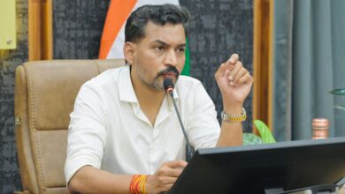 उचित दर दुकानों पर साफ-सफाई और गुणवत्तापूर्ण खाद्यान्न वितरण सुनिश्चित करें अधिकारी: डीएम
