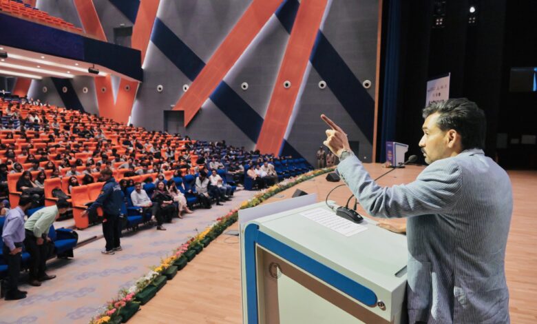 लिंगानुपात में संतुलन के लिए जरूरी है सामाजिक जागरूकता और बेटियों का सम्मानः डीएम लिंगानुपात में संतुलन के लिए जरूरी है सामाजिक जागरूकता और बेटियों का सम्मानः डीएम
