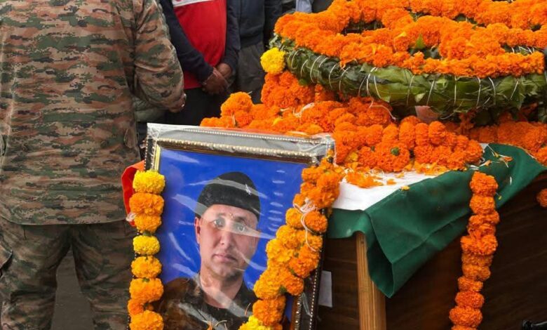 हरमल (देवाल) के नायब सूबेदार विश्वनाथ प्रताप सिंह गड़िया का बारामूला में निधन, परिवार में पसरा मातम हरमल (देवाल) के नायब सूबेदार विश्वनाथ प्रताप सिंह गड़िया का बारामूला में निधन, परिवार में पसरा मातम