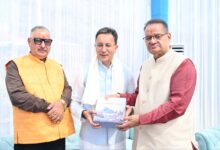 केंद्रीय राज्यमंत्री जितिन प्रसाद का उत्तराखण्ड आगमन पर स्वागत एवं अभिनंदन करते कैबिनेट मंत्री गणेश जोशी केंद्रीय राज्यमंत्री जितिन प्रसाद का उत्तराखण्ड आगमन पर स्वागत एवं अभिनंदन करते कैबिनेट मंत्री गणेश जोशी