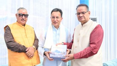 केंद्रीय राज्यमंत्री जितिन प्रसाद का उत्तराखण्ड आगमन पर स्वागत एवं अभिनंदन करते कैबिनेट मंत्री गणेश जोशी केंद्रीय राज्यमंत्री जितिन प्रसाद का उत्तराखण्ड आगमन पर स्वागत एवं अभिनंदन करते कैबिनेट मंत्री गणेश जोशी