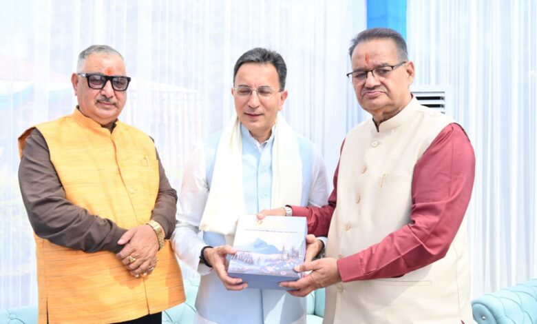 कैबिनेट मंत्री गणेश जोशी ने उत्तराखण्ड आगमन पर केंद्रीय राज्यमंत्री जितिन प्रसाद का किया स्वागत एवं अभिनंदन