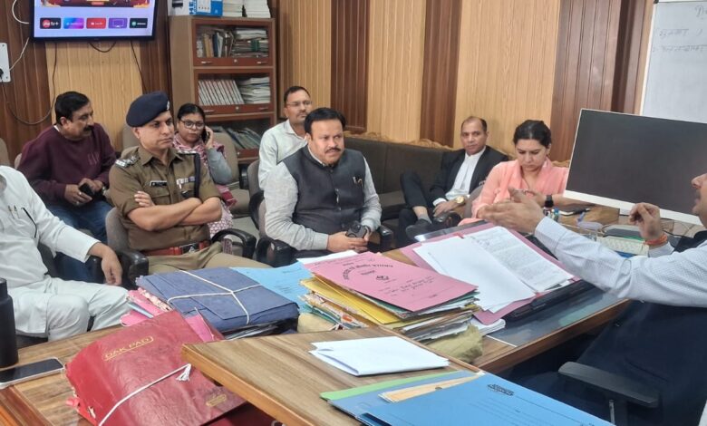 जनसुरक्षा एवं यातायात व्यवस्था को लेकर जिला प्रशासन सख्त, पल्टन बाजार में सुबह 11 से शाम 7 बजे तक वाहनों का प्रवेश प्रतिबंधित; अतिक्रमण पर एक्शन